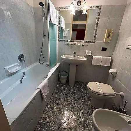 Hotel Select SantʼIlario dʼEnza